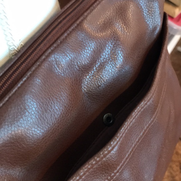 RELIC BROWN CROSSBODY BAG - Picture 6 of 13